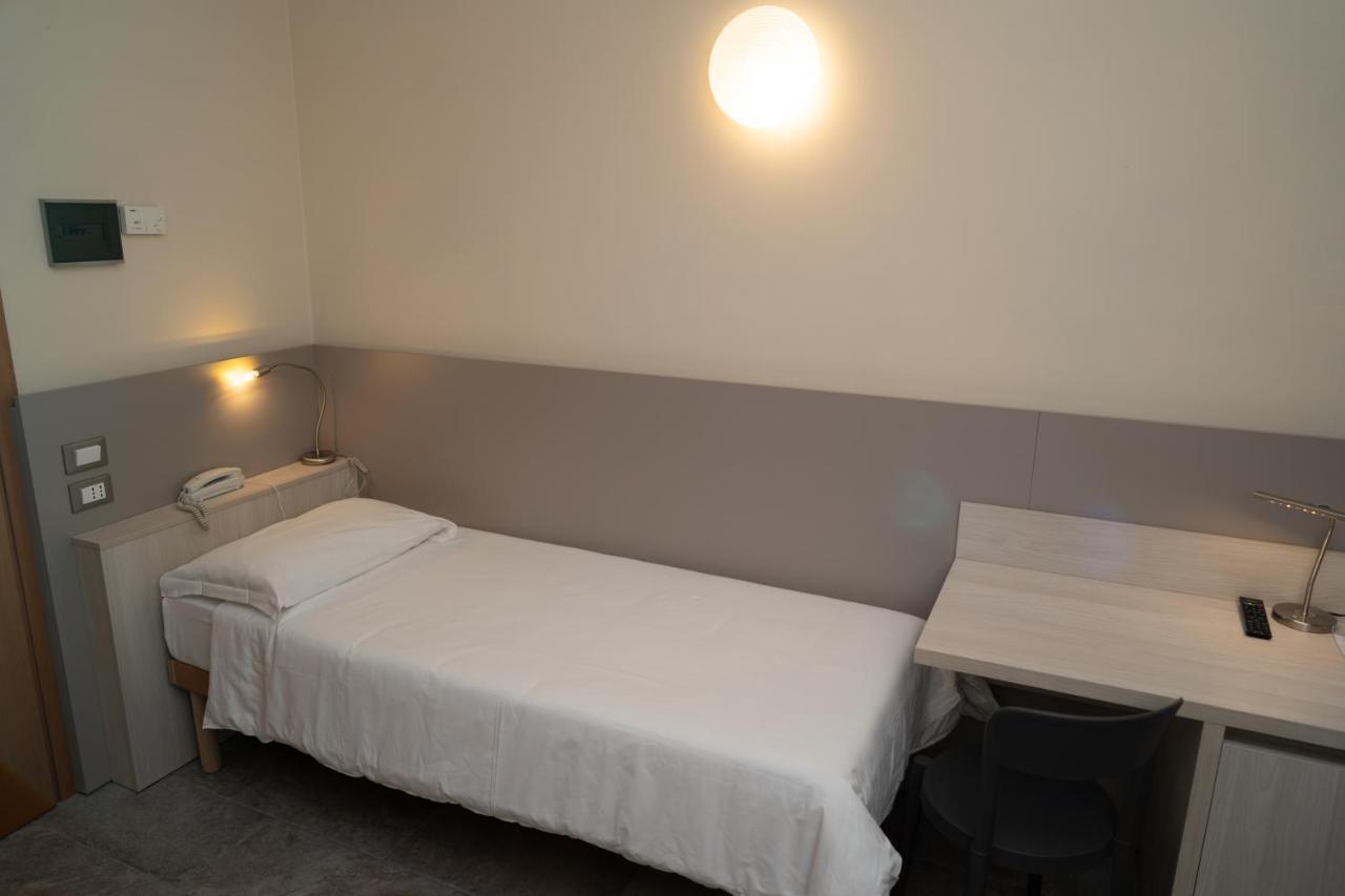 Hotel Europa Dossobuono Kültér fotó