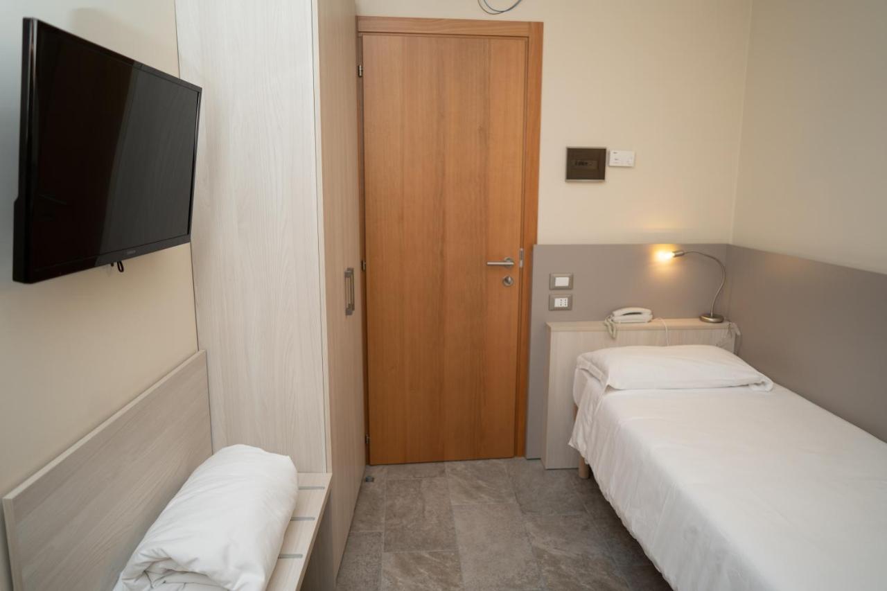 Hotel Europa Dossobuono Kültér fotó