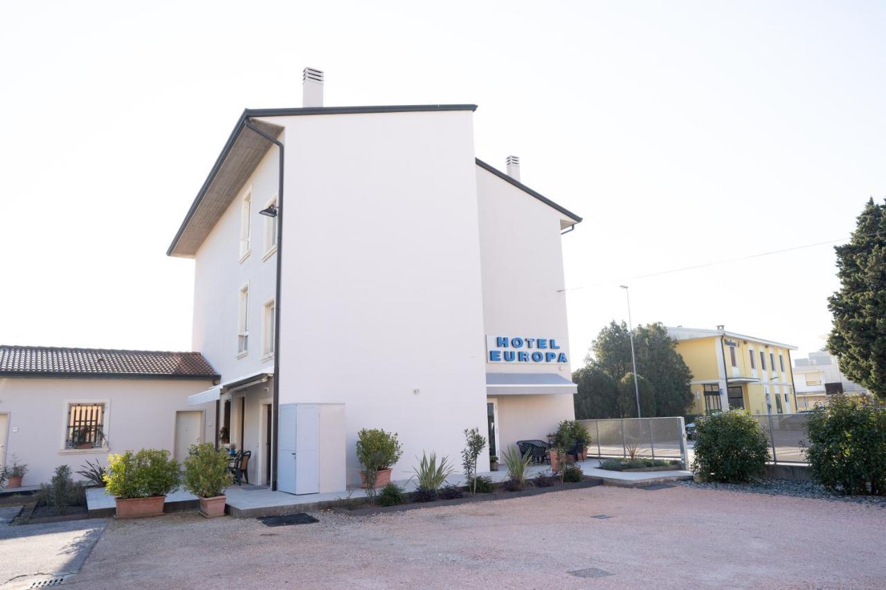 Hotel Europa Dossobuono Kültér fotó