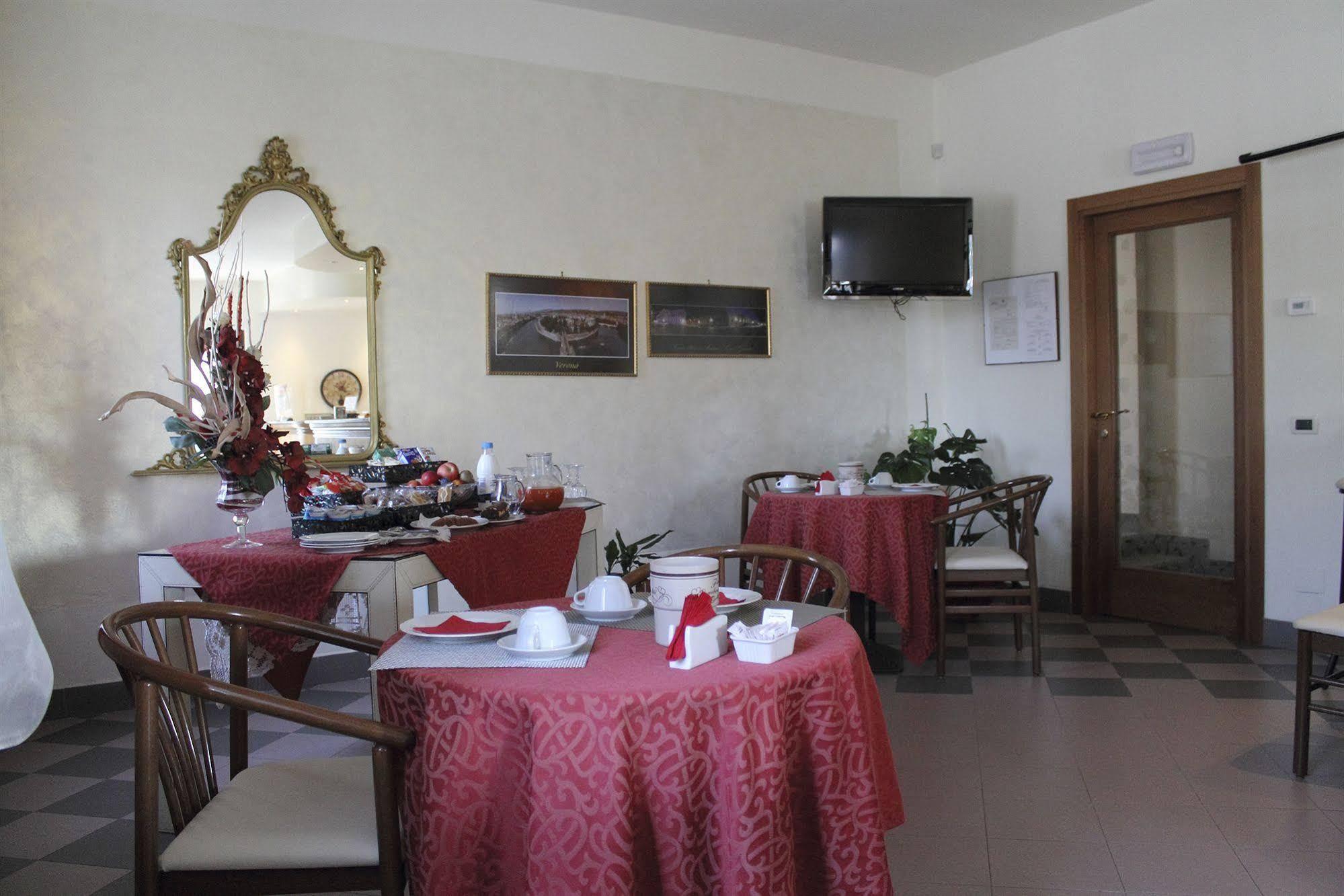 Hotel Europa Dossobuono Kültér fotó